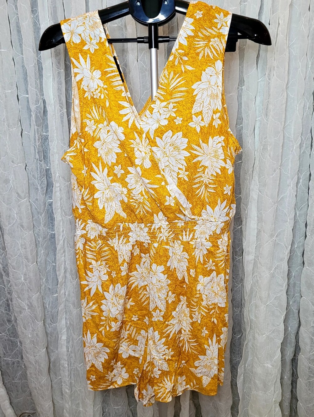 BCX Yellow White Floral V Neck Romper XL Tropical Vacation Smocked Waist